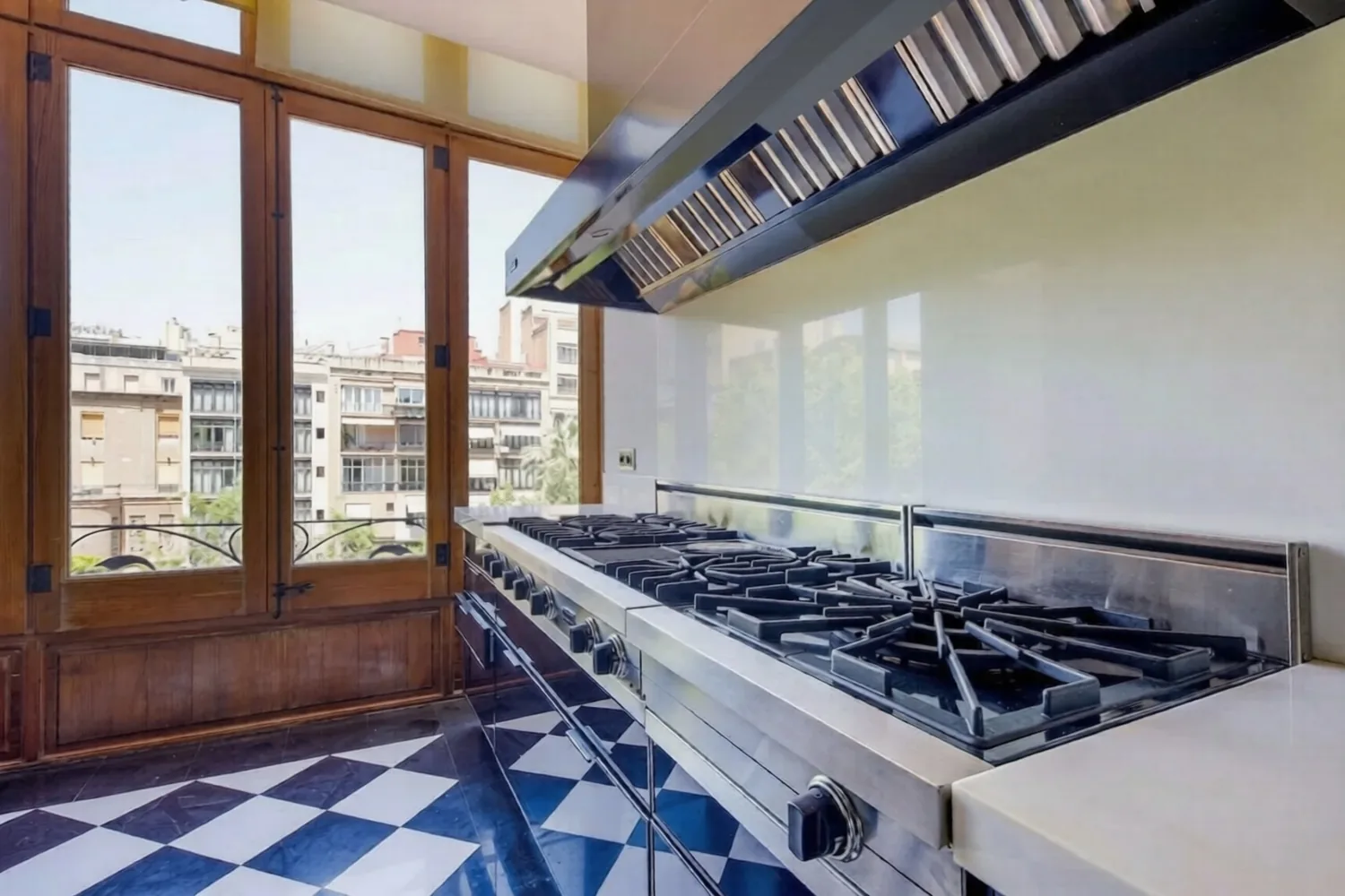 Дуплекс 534 м² в модернистской finca рядом с La Pedrera — фото 10