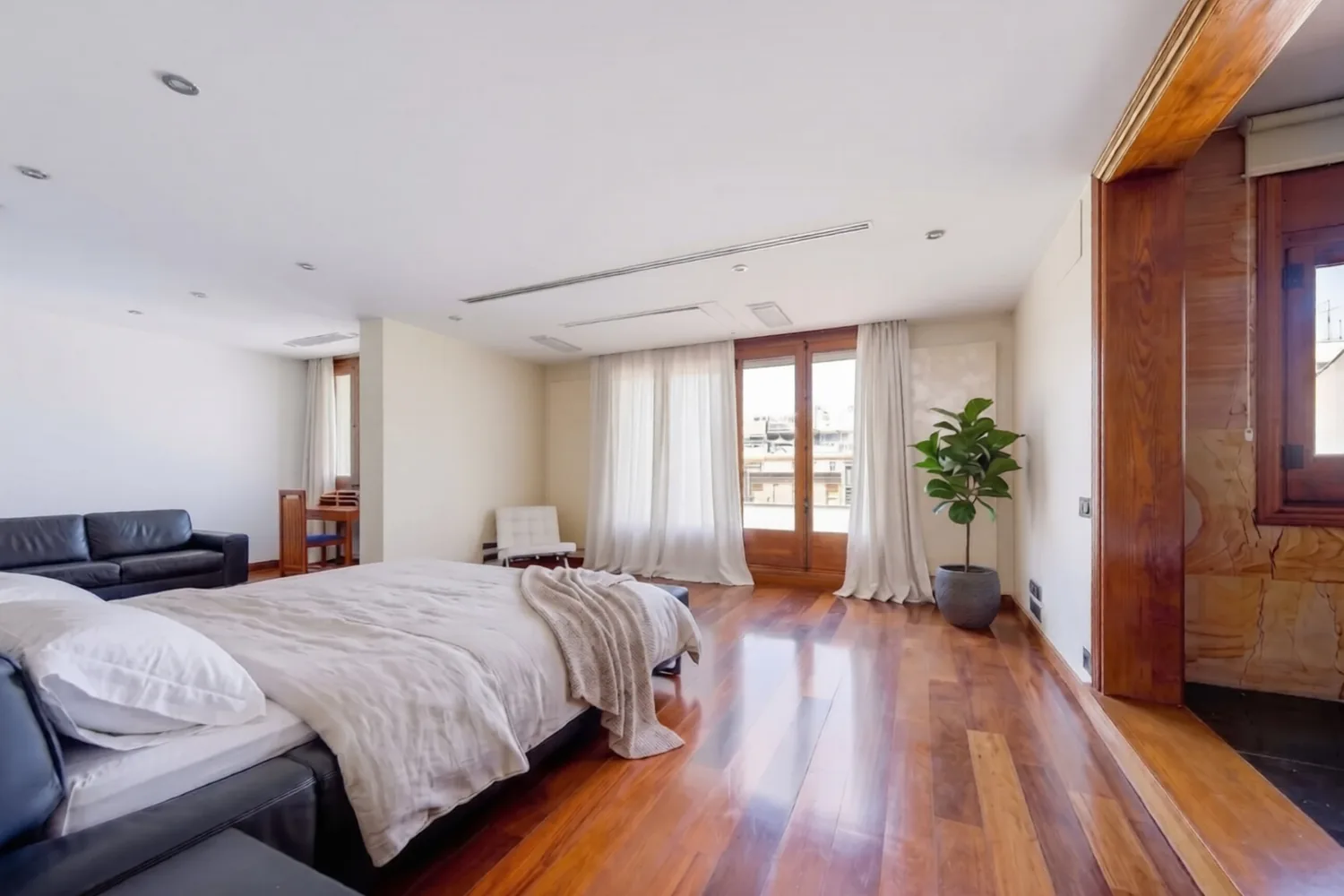 Дуплекс 534 м² в модернистской finca рядом с La Pedrera — фото 16